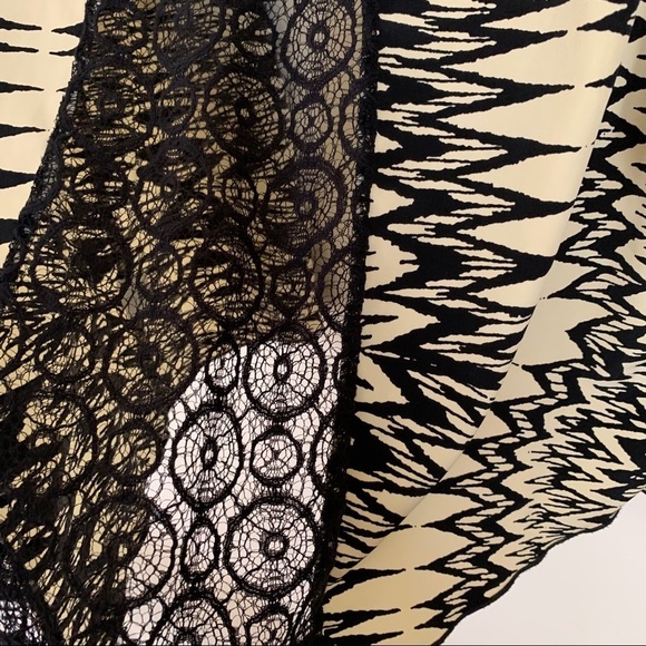 Tea n Rose Lace Open Front Lace Back Top Women’s Small NWOT - Picture 4 of 9